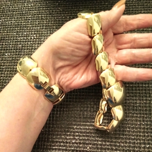 Gold-tone Link Necklace Bracelet Set - Picture 2 of 5